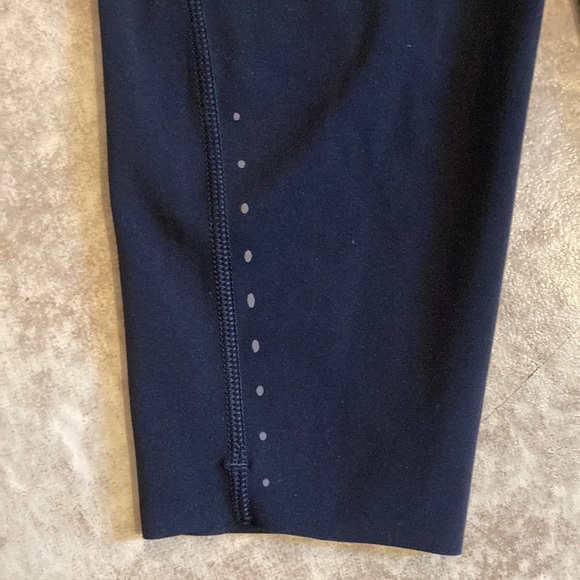 Lululemon Black High-Waisted Leggings Size 2 - Picture 3 of 6